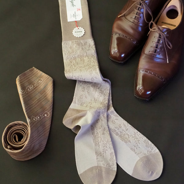 ラミーフローラルロングホーズ - 靴下  Il Regalo/イルレガロ | HIGH QUALITY SOCKS